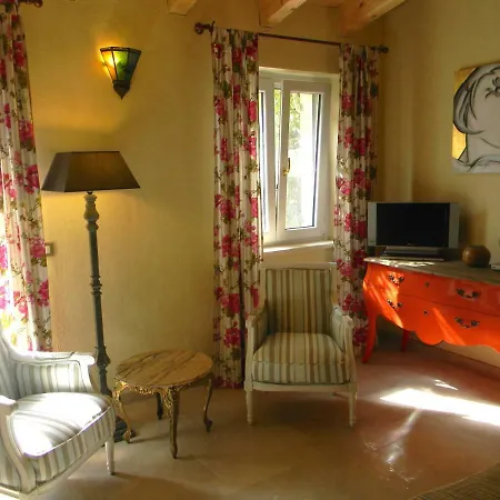 Casa Felix Illasi